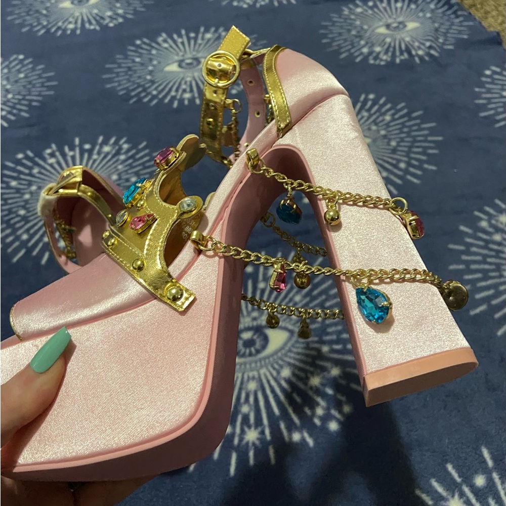 Sugar Thrillz Crowned Charmer Jeweled platform chunky heels pink sz 8 nwob new. - Picture 8 of 13